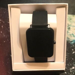 Alfred sung fitness tracker watch.